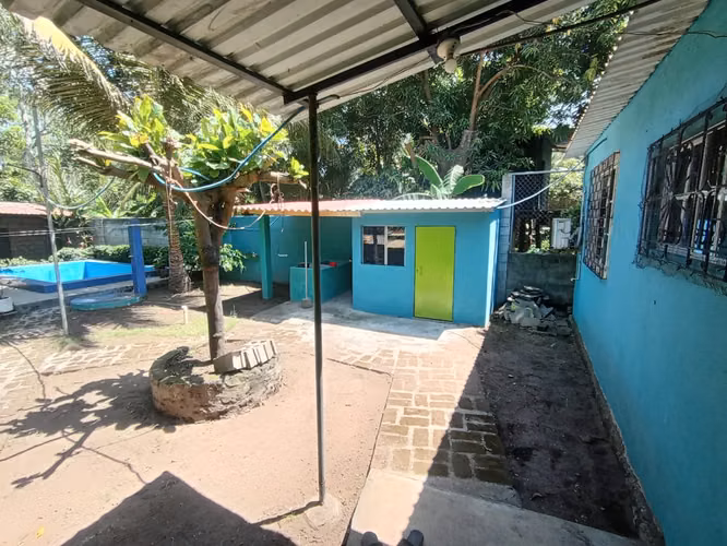 METALIO, VENDO CASA TIPO DE CAMPO CON PISCINA A 5 MINUTOS DE LA PLAYA