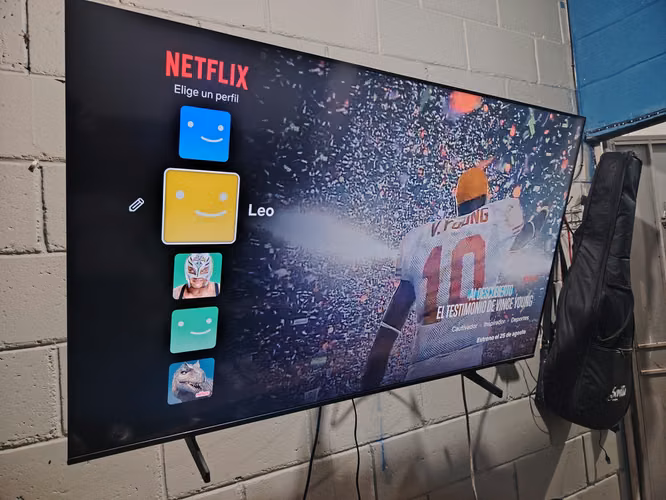 Samsung 55" Smart TV UHD 4K 55” – UN55U8000FPXPA | Excelente Estado + Caja Original