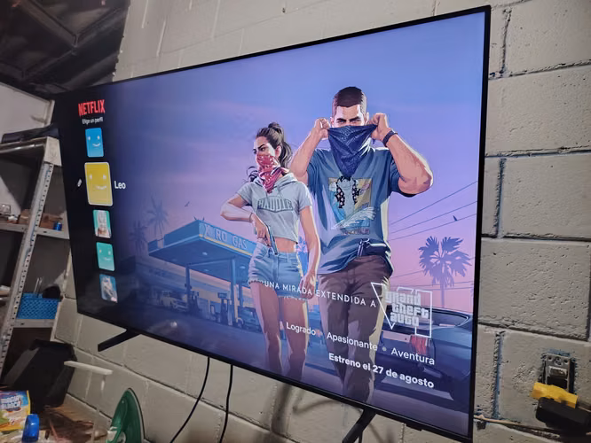 Samsung 55" Smart TV UHD 4K 55” – UN55U8000FPXPA | Excelente Estado + Caja Original