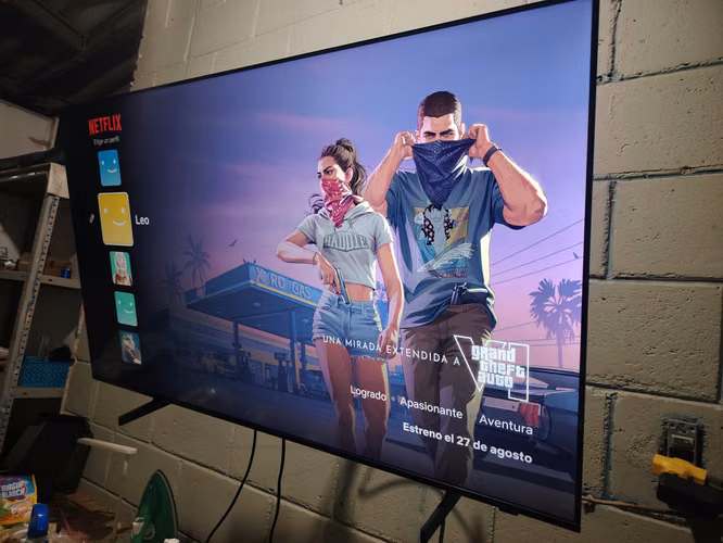 Samsung 55" Smart TV UHD 4K 55” – UN55U8000FPXPA | Excelente Estado + Caja Original