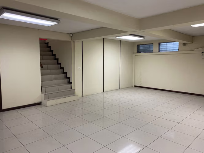 ALQUILER EDIFICIO PARA OFICINAS Y NEGOCIOS COLONIA ESCALON - Imagen 7