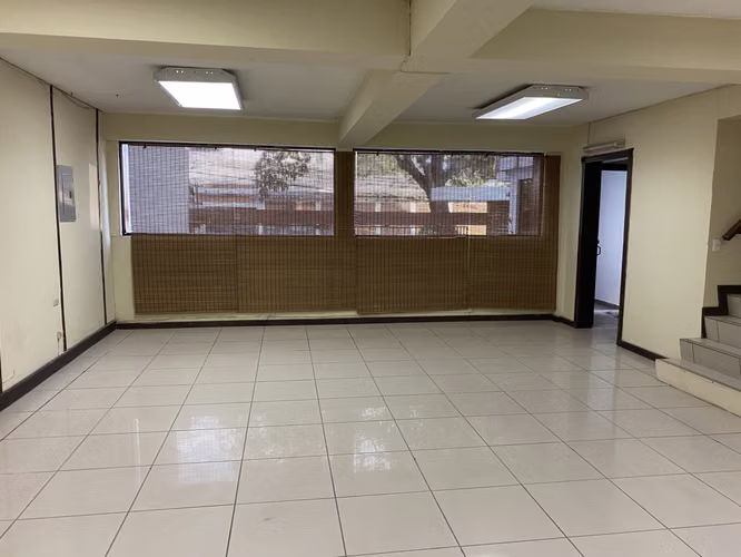 ALQUILER EDIFICIO PARA OFICINAS Y NEGOCIOS COLONIA ESCALON - Imagen 6