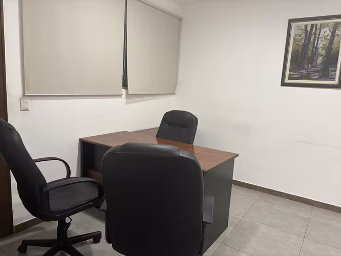 ALQUILER LOCAL PARA OFICINA EN COLONIA ESCALON PARTE MEDIA