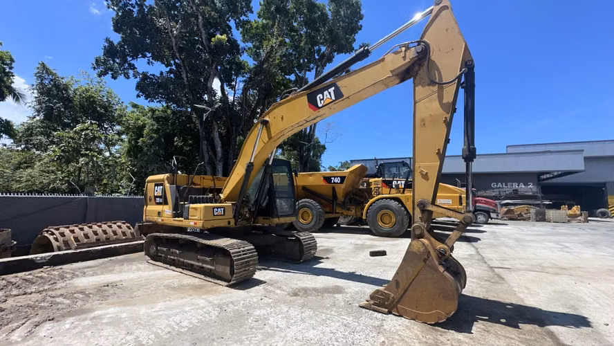 Excavadora Caterpillar 320 [GC] | Ubicada en Panamá | Apoyo con Logística a El Salvador