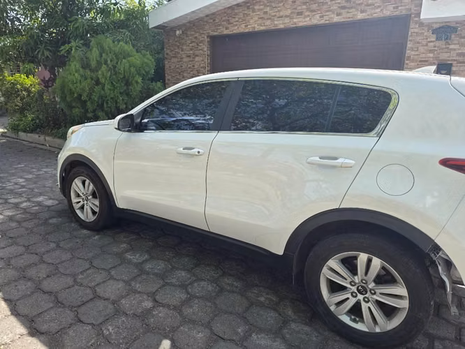 VENDO KIA SPORTAGE FE 2018 4X2