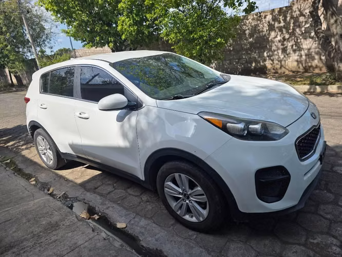 VENDO KIA SPORTAGE FE 2018 4X2