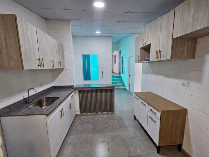 Se Vende Casa Remodelada Calle Motocros Privado - Imagen 5