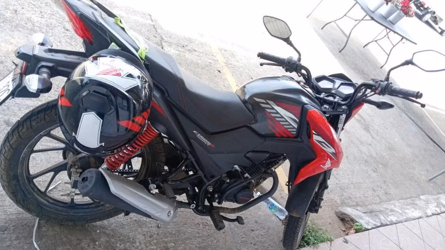 Moto honda seminueva recorrido 6000km