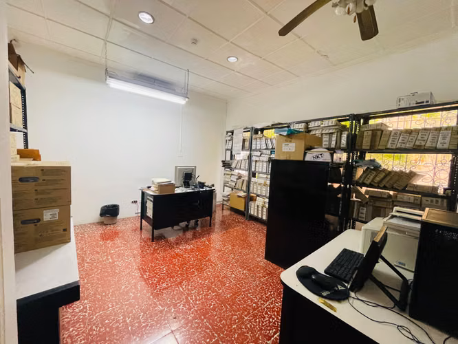 Venta de casa en Colonia Centroamérica, San Salvador - Imagen 7