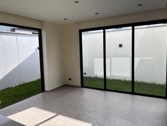 VENTA DE CASA EN RESIDENCIAL KAUKALI, Nuevo Cuscatlán - Imagen 4