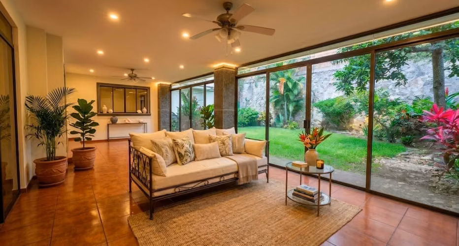 Venta de casa en Cumbres de Cuscatlán Antiguo Cuscatlán - Imagen 8