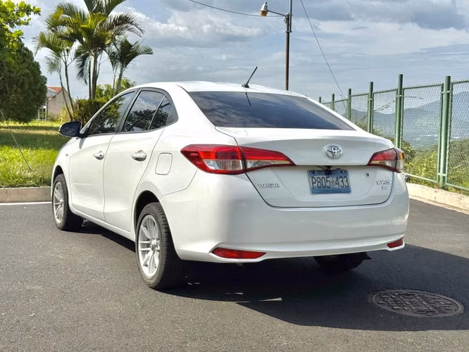 Toyota Yaris 2018 de Agencia, impecable