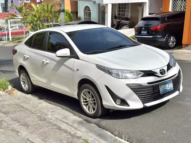 Toyota Yaris 2018 de Agencia, impecable
