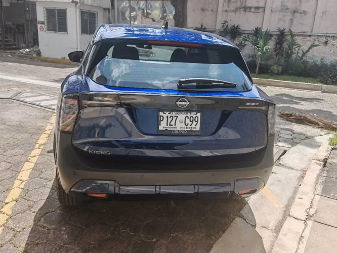 Nissan Kick Advance 2027 )
