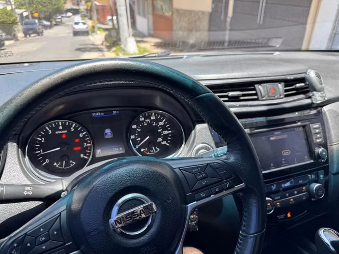 Nissan Rogue SV 2018 - Imagen 2