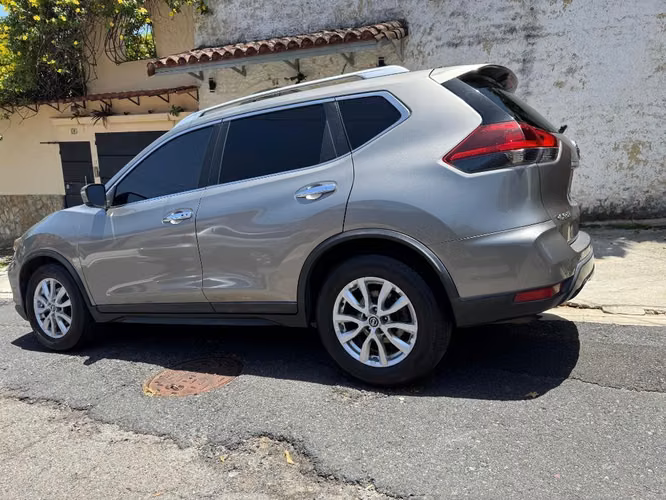Nissan Rogue SV 2018 - Imagen 6