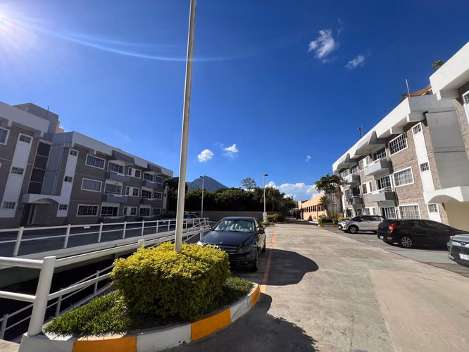 Alquiler en San Benito-Piscina. Apto. | Amueblado | 3 Hab. | 3 B | Hab. servicio. $1400/Mes.