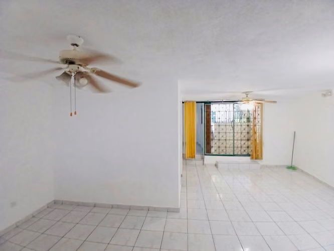Casa Alquiler Res. San Luis | Av. Bernal| Patio | Terraza | 2do. Niv | 3 Hab.| $1100 - Imagen 5