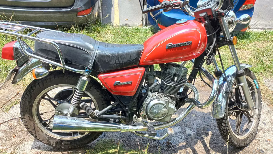 Vendo moto freedom 125 año 2022 por no usar - Imagen 1