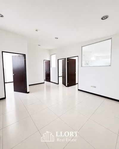 Edificio en ALQUILER en Parte Alta de Col. Escalón, ideal para oficinas administrativas, despachos, etc. - Imagen 1
