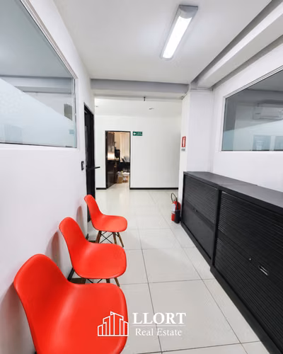 Edificio en ALQUILER en Parte Alta de Col. Escalón, ideal para oficinas administrativas, despachos, etc. - Imagen 10