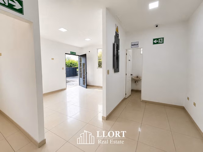 Bodega Industrial REMODELADA en ALQUILER en Intercomplex - Imagen 11