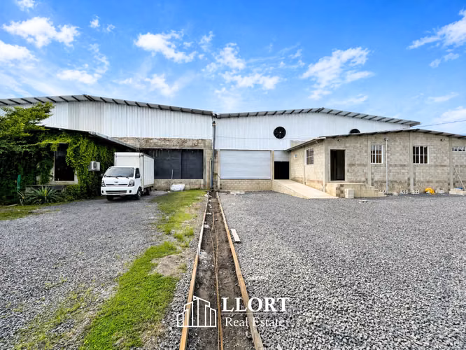 Bodega Industrial REMODELADA en ALQUILER en Intercomplex - Imagen 6
