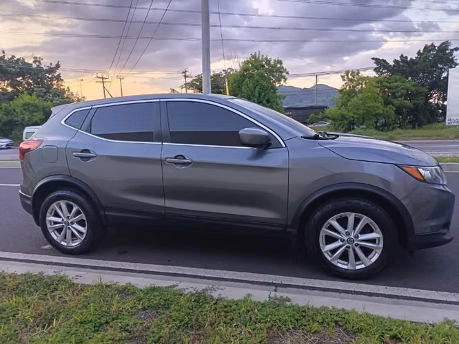 NISSAN ROGUE SPORT 19