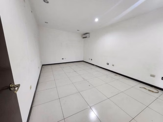 Se Alquila Edificio Comercial en Colonia Escalón, C. El Mirador - Imagen 5