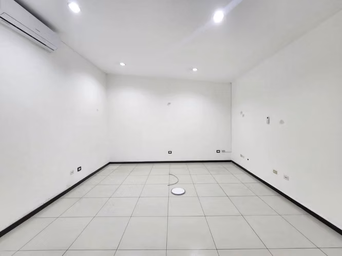 Se Alquila Edificio Comercial en Colonia Escalón, C. El Mirador - Imagen 4