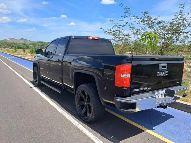 SE VENDE GMC SIERRA LIMITED 2019 - Imagen 3