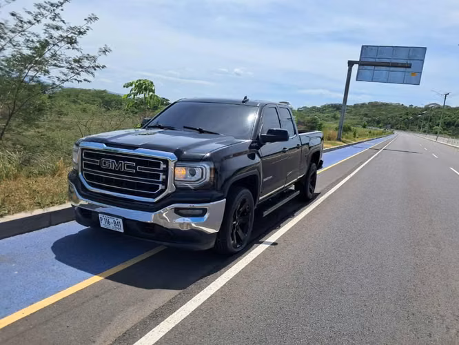 SE VENDE GMC SIERRA LIMITED 2019 - Imagen 2