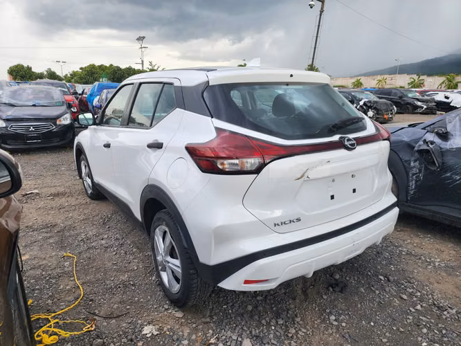 NISSAN KICKS SV 2024 YA EN ADUANA - Imagen 5