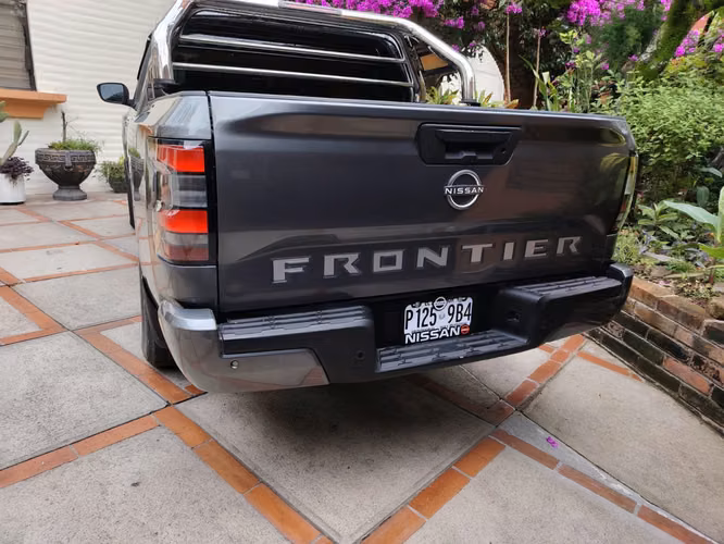 NISSAN FRONTIER DOBLE CABINA  2022 , 4X4,PIÑON DE MONTAÑA,BOLSAS BUENAS  ,BOTON DE ENCENDIDO, SI VE EL ANUNCIO ES PORQUE SI ESTA DISPONIBLE