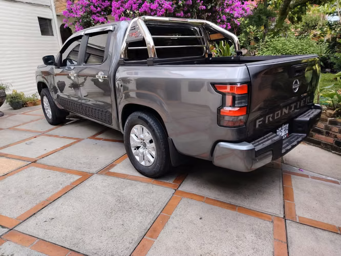 NISSAN FRONTIER DOBLE CABINA  2022 , 4X4,PIÑON DE MONTAÑA,BOLSAS BUENAS  ,BOTON DE ENCENDIDO, SI VE EL ANUNCIO ES PORQUE SI ESTA DISPONIBLE