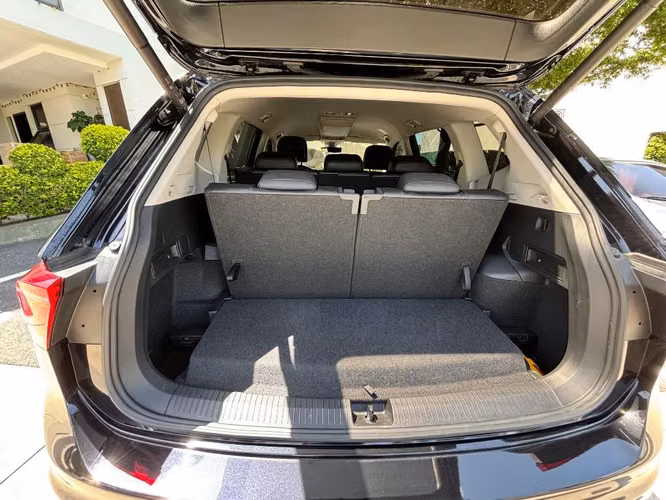 Vendo Volkswagen Tiguan Elegance de agencia 2024 - 7 asientos $32,900 negociables