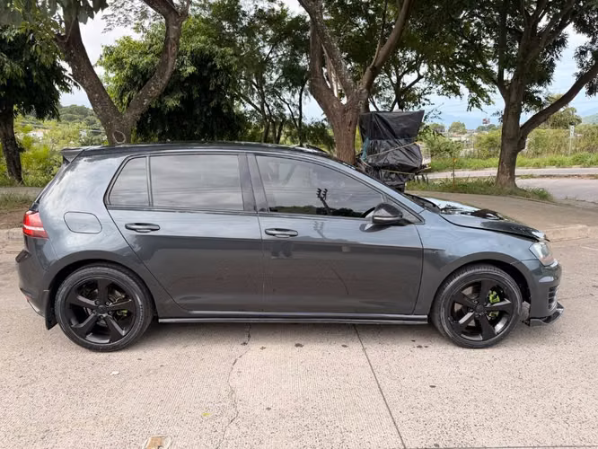 Se vende GTI MK7 de agencia