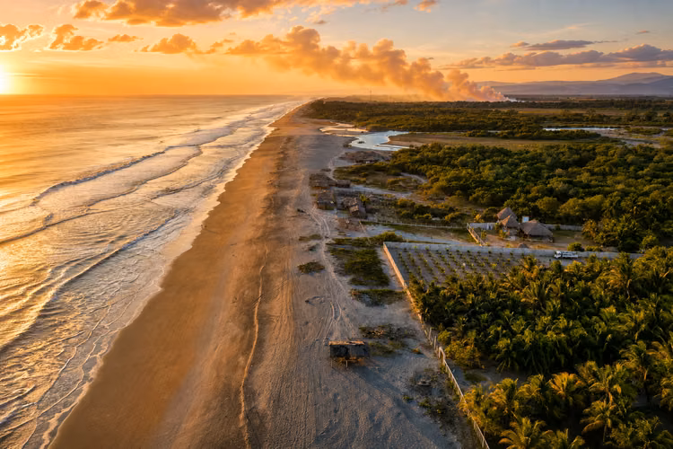 EN VENTA 2,290 V² EN COSTA DEL SOL, EL SALVADOR - Imagen 3