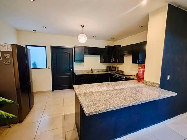 Hermosa Casa Amueblada en Residencial La Florida - Imagen 5