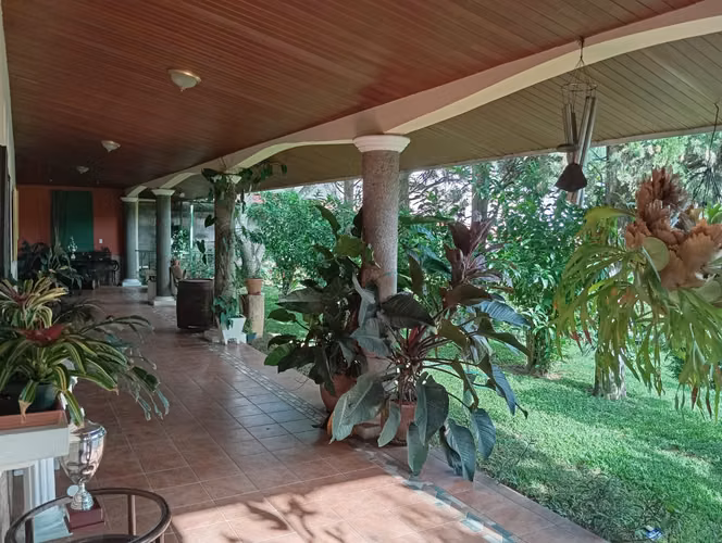 Casa ideal para OFICINAS (Cumbres de Cuscatlan) - Imagen 6