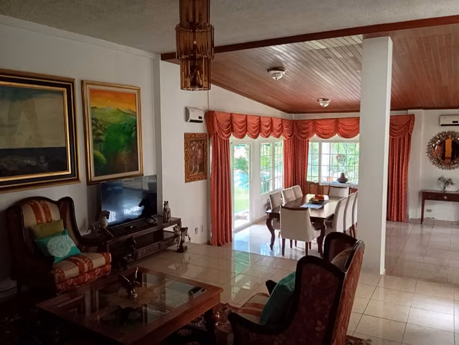 Casa ideal para OFICINAS (Cumbres de Cuscatlan) - Imagen 4