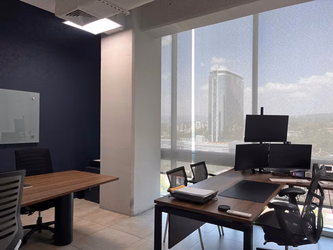 SE ALQUILA LOCAL INSIGNE SAN BENITO, REMODELADO, tiene 51.60 m²