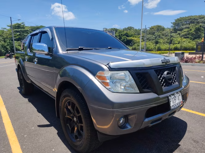NISSAN FRONTIER DOBLE CABINA 2021 , 4X4,PIÑON DE MONTAÑA,BOTON DE ENCENDIDO,BOLSAS FRONTALES BUENAS, SI VE EL ANUNCIO ES PORQUE SI ESTA DISPONIBLE - Imagen 2