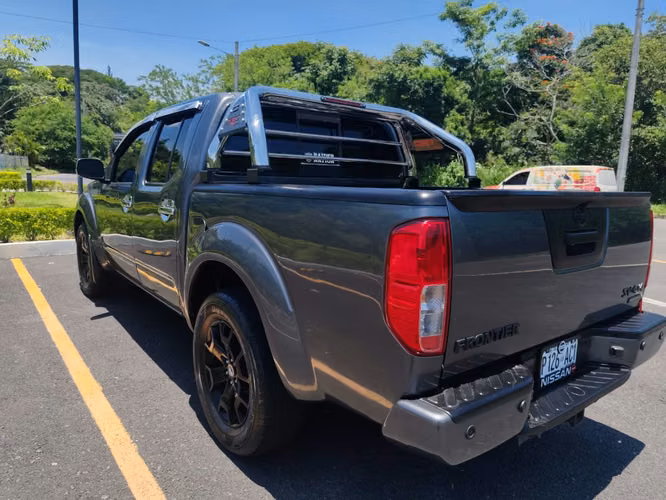 NISSAN FRONTIER DOBLE CABINA 2021 , 4X4,PIÑON DE MONTAÑA,BOTON DE ENCENDIDO,BOLSAS FRONTALES BUENAS, SI VE EL ANUNCIO ES PORQUE SI ESTA DISPONIBLE - Imagen 4