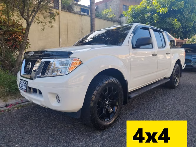 NISSAN FRONTIER 2018 DOBLE CABINA,   4X4,PIÑON DE MONTAÑA, TODO EN EXCELENTE ESTADO,BIEN REVISADO TARJETA A MI NOMBRE