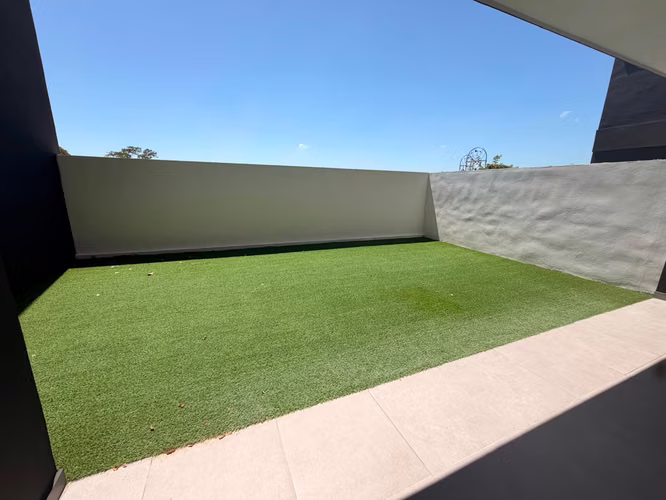 SE ALQUILA APARTAMENTO TORRE TRIU ESCALON, de primer nivel con jardín - Imagen 11