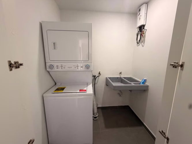 SE ALQUILA APARTAMENTO TORRE TRIU ESCALON, de primer nivel con jardín - Imagen 10