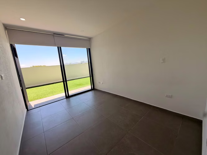 SE ALQUILA APARTAMENTO TORRE TRIU ESCALON, de primer nivel con jardín - Imagen 7