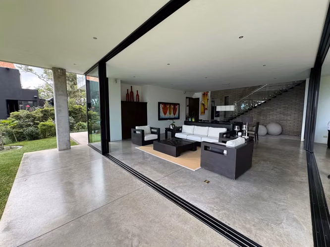 SE VENDE CASA VILLA TUSCANIA, SUPER MODERNA CON VISTA, tiene 1,800 v2 - Imagen 7
