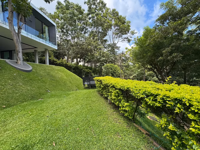 SE VENDE CASA VILLA TUSCANIA, SUPER MODERNA CON VISTA, tiene 1,800 v2 - Imagen 9